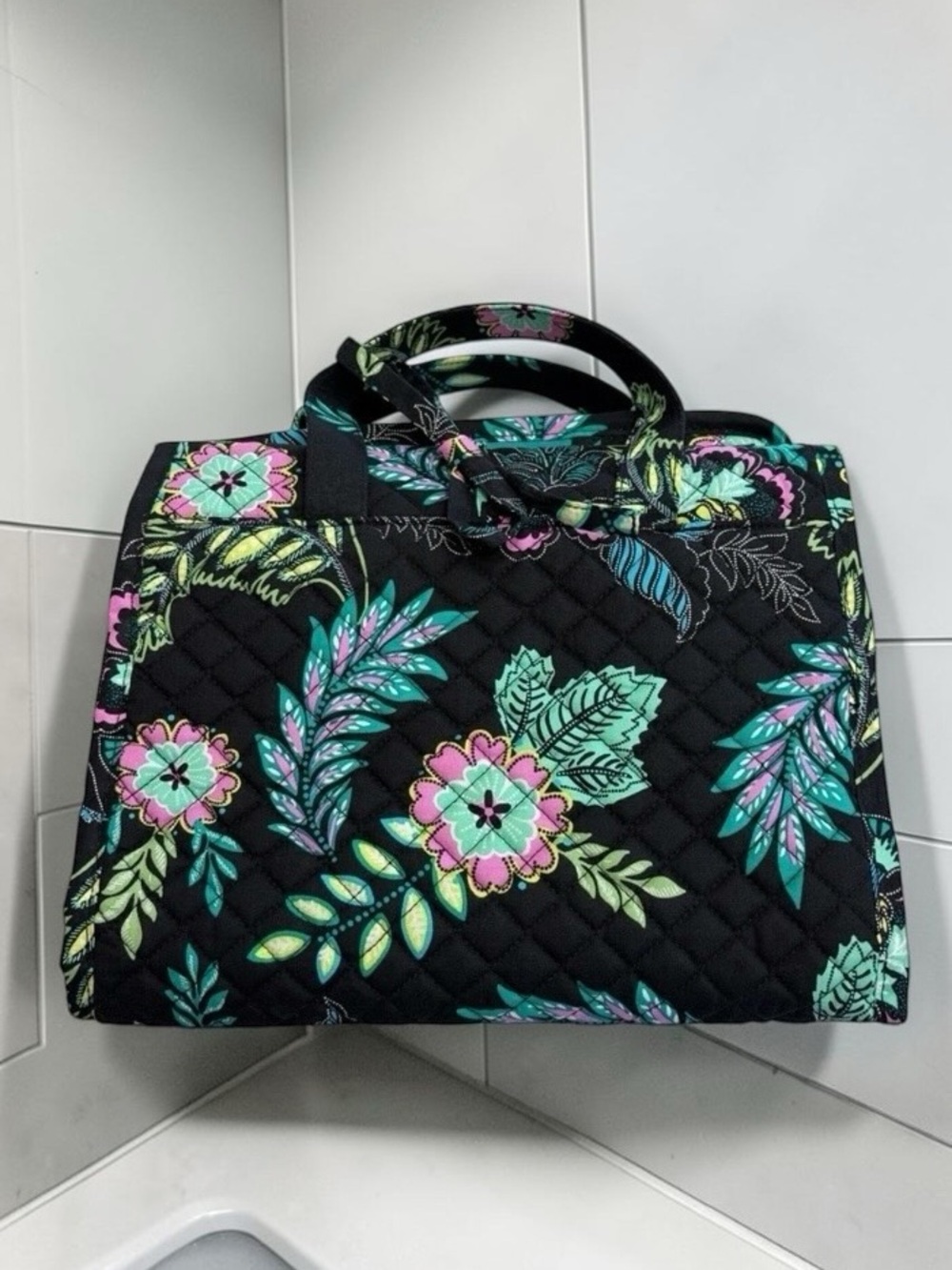 Vera Bradley Island Garden Quilted Hanging Travel Bag